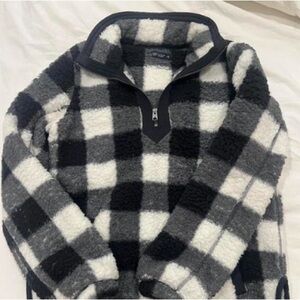 Abercrombie black and white fuzzy pullover